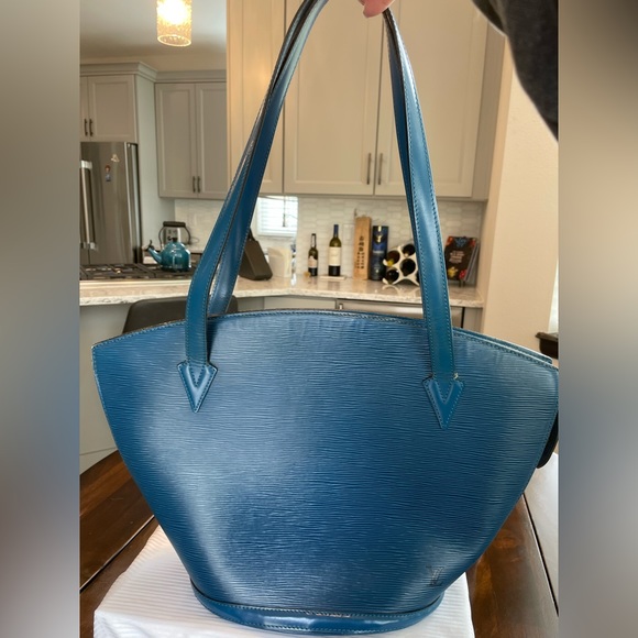 Louis Vuitton Handbags - Louis Vuitton Epi Saint Jacques Long Strap. Amazing condition, no rips, stains